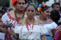 Domingo 10 de diciembre del 2016. Chiapa de Corzo. El grupo de estudiantes y maestros del CONALEP-Chiapa de Corzo, realiza el tradicional recorrido de Chuntaes por las principales calles y ermitas de esta colonial ciudad de la ribera del Rio Grijalva. Domingo 10 de diciembre del 2016. Chiapa de Corzo. El grupo de estudiantes y maestros del CONALEP-Chiapa de Corzo, realiza el tradicional recorrido de Chuntaes por las principales calles y ermitas de esta colonial ciudad de la ribera del Rio Grijalva.