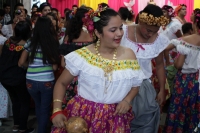 Domingo 10 de diciembre del 2016. Chiapa de Corzo. El grupo de estudiantes y maestros del CONALEP-Chiapa de Corzo, realiza el tradicional recorrido de Chuntaes por las principales calles y ermitas de esta colonial ciudad de la ribera del Rio Grijalva.