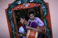 Domingo 10 de diciembre del 2016. Chiapa de Corzo. El grupo de estudiantes y maestros del CONALEP-Chiapa de Corzo, realiza el tradicional recorrido de Chuntaes por las principales calles y ermitas de esta colonial ciudad de la ribera del Rio Grijalva.
