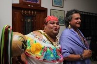 Domingo 8 de enero del 2017. Chiapa de Corzo.  Las Chuntá gritan y bailan al entrar la noche en las calles de esta comunidad de la ribera del Grijalva anunciando el inicio de la Fiesta Grande Chiapas.
