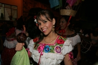Lunes 10 de enero. Las Chuntaes, Parachicos y Chiapanecas bailan y gritan recorriendo las calles de la comunidad de Chiapa de Corzo durante los primeros días de la Fiesta Grande de Chiapas, la cual ser realiza durante las fiestas patronales de San Sebasti