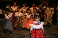 Lunes 10 de enero. Las Chuntaes, Parachicos y Chiapanecas bailan y gritan recorriendo las calles de la comunidad de Chiapa de Corzo durante los primeros días de la Fiesta Grande de Chiapas, la cual ser realiza durante las fiestas patronales de San Sebasti