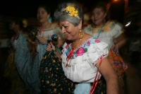Lunes 10 de enero. Las Chuntaes, Parachicos y Chiapanecas bailan y gritan recorriendo las calles de la comunidad de Chiapa de Corzo durante los primeros días de la Fiesta Grande de Chiapas, la cual ser realiza durante las fiestas patronales de San Sebasti