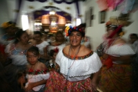 Lunes 10 de enero. Las Chuntaes, Parachicos y Chiapanecas bailan y gritan recorriendo las calles de la comunidad de Chiapa de Corzo durante los primeros días de la Fiesta Grande de Chiapas, la cual ser realiza durante las fiestas patronales de San Sebasti