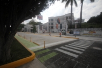 Jueves 17 de noviembre del 2016. Tuxtla Gutiérrez. Dándole una última mano a la nueva ciclo vía en el bulevar Belisario Domínguez