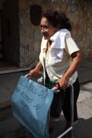 Viernes 5 de octubre del 2012. Tuxtla Gutiérrez, Chiapas. Colonos de La Misión y de Jardines del Pedregal Tercera Sección cierran la calle de la 17 norte donde se ubica la Casa de Gobierno para exigir a las autoridades el cumplimiento de la regularización