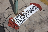 Viernes 5 de octubre del 2012. Tuxtla Gutiérrez, Chiapas. Colonos de La Misión y de Jardines del Pedregal Tercera Sección cierran la calle de la 17 norte donde se ubica la Casa de Gobierno para exigir a las autoridades el cumplimiento de la regularización