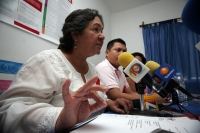 Martes 30 de noviembre. Organizaciones sociales hablan en conferencia de prensa sobre las actividades que realizaran el día de mañana para la celebración del Día Mundial de la Lucha contra el SIDA, dando a conocer la agenda VHI.