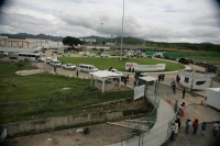Los presos del penal El Amate en la ciudad de Cintalapa mantienen un motín desde la tarde de este miércoles sitiando las instalaciones las cuales son resguardadas por millar de elementos de las corporaciones policíacas, a la hora no a trascendido una vers
