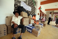 Jueves 27 de septiembre del 2012. Cintalapa de Figueroa, Chiapas. La comunidad de Cintalapa, como muchas en el estado sufre del abandono de las obras públicas y de sus autoridades locales, mientras que los trabajadores cierran calles y bloquean las avenid
