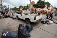 Jueves 27 de septiembre del 2012. Cintalapa de Figueroa, Chiapas. La comunidad de Cintalapa, como muchas en el estado sufre del abandono de las obras públicas y de sus autoridades locales, mientras que los trabajadores cierran calles y bloquean las avenid