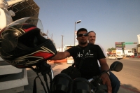 Raúl Karam, activista chiapaneco inicia el recorrido Aventón Ciudadano donde cuatro personas intentan recorrer el país en diferentes direcciones para concientizar a los ciudadanos en contra de los abusos de los grupos politicos.