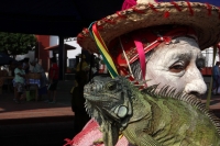 Martes 24 de mayo del 2016. Suchiapa. La Danza del Calalá es representada por los jóvenes de la comunidad quienes recorren las ermitas gritando y acompañando  las ofrendas en las fiestas patronales del Corpus Christi.