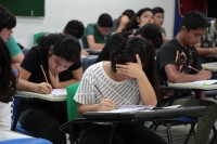 Martes 2 5 de junio del 2019. Tuxtla Gutiérrez. Esta mañana, los estudiantes y aspirantes a nuevo ingreso presentan los exámenes de admisión para el Colegio de Bachilleres de Chiapas.