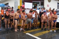 CESAR SOLIS / MILITANTES DE LA COCES PROTESTAN ESTA MÑANA EN LA CIUDAD DE TAPACHULA DESNUDANDOSE EN LAS CALLES DE ESTA CIUDAD.