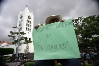 Campesinos de la organización COCYP marchan desde las comunidades de Ixtapa y Pueblo Nuevo para exigir la liberación de sus líderes detenidos en días pasados y dan a conocer las acciones que realizaran en los próximos días en la ciudad de México.