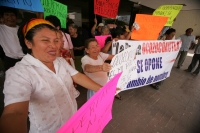 Habitantes de la ciudad e Ocosocuaulta se manifiestan este medio día en el edificio del gobierno estatal para exigir la intervención de las autoridades para que no se lleve a cabo el cambio de nombre de esta ciudad también conocida como  Coita.