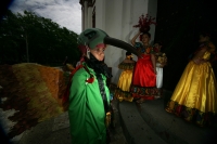 El Bourroncito vuelve a Chiapa de Corzo  René Araujo.  La danza del Colibrí o del Bourroncito, es nuevamente interpretada en la colonial ciudad de Chiapa de Corzo, después de estar considerada como “perdida” dentro de la tradición de las indígenas chiapan