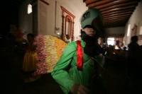 El Bourroncito vuelve a Chiapa de Corzo  René Araujo.  La danza del Colibrí o del Bourroncito, es nuevamente interpretada en la colonial ciudad de Chiapa de Corzo, después de estar considerada como “perdida” dentro de la tradición de las indígenas chiapan
