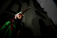 El Bourroncito vuelve a Chiapa de Corzo  René Araujo.  La danza del Colibrí o del Bourroncito, es nuevamente interpretada en la colonial ciudad de Chiapa de Corzo, después de estar considerada como “perdida” dentro de la tradición de las indígenas chiapan