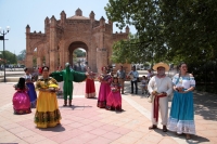20230618. Chiapa de Corzo. La Danza del ColibrÃÂ, Burrioncito, es realizada esta mañana recorriendo la ruta de las ceibas en esta comunidad de la ribera del Grijalva. 20230618. Chiapa de Corzo. La Danza del ColibrÃÂ, Burrioncito, es realizada esta mañana recorriendo la ruta de las ceibas en esta comunidad de la ribera del Grijalva.