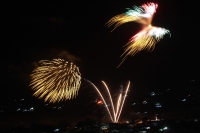 Miércoles 22 de enero del 2014. Chiapa de Corzo. El espectáculo de fuegos artificiales sobre el ]rio Grande visto desde el mirador de San Gregorio en Chiapa de Corzo.
