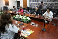Jueves 13 de febrero del 2014. Tuxtla Gutiérrez. Representantes del cabildo tuxtleco se reúnen con  miembros de la comunidad trans género para plantear el término de la aplicación del reglamento municipal sobre la prostitución en el primer cuadro de la ci