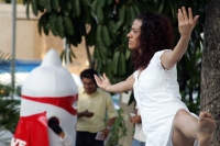 Varios jóvenes de organizaciones sociales se reúnen en el Parque de La Juventud para realizar actividades de concientización y uso de preservativos durante al Fiesta del Día Mundial del Condón previo al 14 de febrero