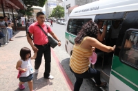 Domingo 27 de marzo. Los usuarios del transporte público de la ciudad afirman desconocer si se llevara a cabo el aumento en el pasaje en los próximos días.