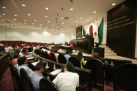 La sesión  del congreso de este día concluye con la calma cotidiana que caracteriza a este lugar.