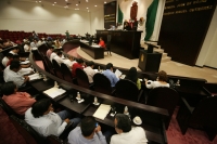 La sesión  del congreso de este día concluye con la calma cotidiana que caracteriza a este lugar.