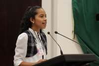 Lunes 30 de mayo. Niños de 40 municipios del estado de Chiapas participan esta mañana como diputados Infantiles en el Congreso Local mientras que los diputados locales no llenaron los espacios reservados para ellos.