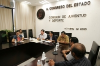 Martes 12 de octubre. Este medio día se lleva a cabo la reunión de la comisión de juventud y deporte del congreso del estado, donde se da conocer la convocatoria para las actividades del congreso de la juventud que se llevara a cabo en las siguientes sema