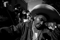 Especial. Martes 2 de febrero. Los danzantes de la comunidad de Copoya, realizan la danza zoque de la Robadera en el atrio de la iglesia de esta comunidad; los ejidatarios y mayordomos afirman que  las Vírgenes de Copoya son las verdaderas y son veneradas