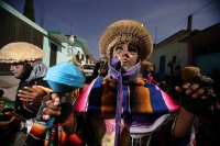 Jueves 14 de octubre. Copoya. (25 fotos)Las celebraciones de la Virgen del Rosario y Olaechea inicia esta mañana en la comunidad Copoya donde las autoridades tradicionales realizan las danzas y rezos según la etnia zoque para trasladar dentro de cajones p