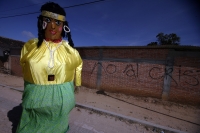 Jueves 14 de octubre. Copoya. (25 fotos)Las celebraciones de la Virgen del Rosario y Olaechea inicia esta mañana en la comunidad Copoya donde las autoridades tradicionales realizan las danzas y rezos según la etnia zoque para trasladar dentro de cajones p