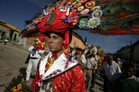 Jueves 14 de octubre. Copoya. (25 fotos)Las celebraciones de la Virgen del Rosario y Olaechea inicia esta mañana en la comunidad Copoya donde las autoridades tradicionales realizan las danzas y rezos según la etnia zoque para trasladar dentro de cajones p