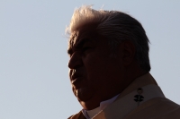 Miércoles 25 de abril del 2012. Christopher Pierre durante la ceremonia litúrgica de esta tarde en el Cristo de Copoya.