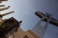 Miércoles 25 de abril del 2012. Christopher Pierre durante la ceremonia litúrgica de esta tarde en el Cristo de Copoya.