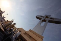 Miércoles 25 de abril del 2012. Christopher Pierre durante la ceremonia litúrgica de esta tarde en el Cristo de Copoya.