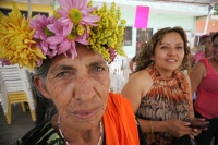 Martes 23 de noviembre. Las flores de la Patria Nueva. Esta mañana se celebro un año más de la regularización y fundación de la popular colonia Patria Nueva en el oriente de la ciudad de Tuxtla Gutiérrez, por lo que los más viejos pobladores recordaron lo