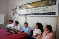 Miércoles  9 de noviembre del 2016. Tuxtla Gutiérrez. La coalición de organizaciones se presenta como una de las más numerosas en el estado, esta darte da a conocer su conformación en conferencia de prensa.