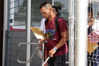 Miércoles 13 de enero del 2016. Tapachula. el primer grupo de cubanos procedentes de Costa Rica atraviesa la frontera sur de México por Ciudad Hidalgo-Tecum Uman donde tramitan el Documento Provisional por Razones Humanitarias que les permitirá continuar 
