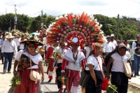 Domingo 17 de marzo del 2019. Tuxtla Gutiérrez. Los danzantes tradicionales Zoques durante la procesión de las Vírgenes que venera esta comunidad hacia el ejido de Copoya donde iniciaran festejos de la virgen de Candelaria.
