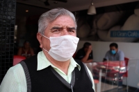 Lunes 6 de abril del 2020. Tuxtla Gutiérrez. DE varios colores, los cubre-boca se van volviendo parte cotidiana dentro de la vestimenta de los tuxtlecos, quienes con creatividad intentan sobre llevar la Fase dos de Propagación del Coronavirus en Chiapas