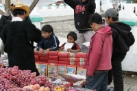 La venta de cuetes y fuegos pirotécnicos se realiza sin ninguna supervisión de seguiodad en los mercados de San Cristóbal de las Casas y San Juan Chamula