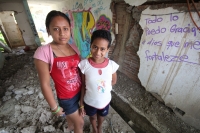 Martes 15 de octubre del 2013. Tuxtla Gutiérrez. Los habitantes de la colonia de la Cueva del Jaguar continúan viviendo en condiciones infrahumanas después de los derrumbes de los últimos años.