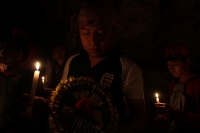 Domingo 30 de abril del 2017. Tuxtla Gutiérrez. La visita a la Cueva de los Ramilletes se realiza en la víspera de día de la Santa Cruz en donde la comunidad Zoque realiza la ofrenda dentro de los ritos propiciatorios de esta comunidad de la depresión cen