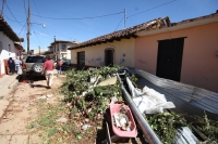 Jueves 7 de agosto del 2014. San Cristóbal de las Casas. El tornado F-0 (cero) del día de ayer presentó ráfagas de viento con más de 70 kilómetros por hora según autoridades de CONAGUA y se han contabilizado más de 400 viviendas afectadas, 40 árboles derr