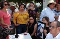 Jueves 19 de marz0 del 2020. Tuxtla Gutiérrez. Conferencia de prensa en la entrada del Instituto del Deporte en Chiapas, donde familiares de la joven fallecida en estas instalaciones hablan del caso a los medios de comunicación